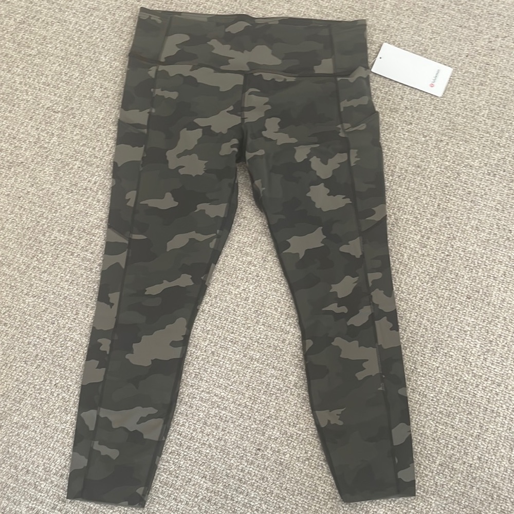 NEW Lululemon Fast and Free HR Tight 25” size 14